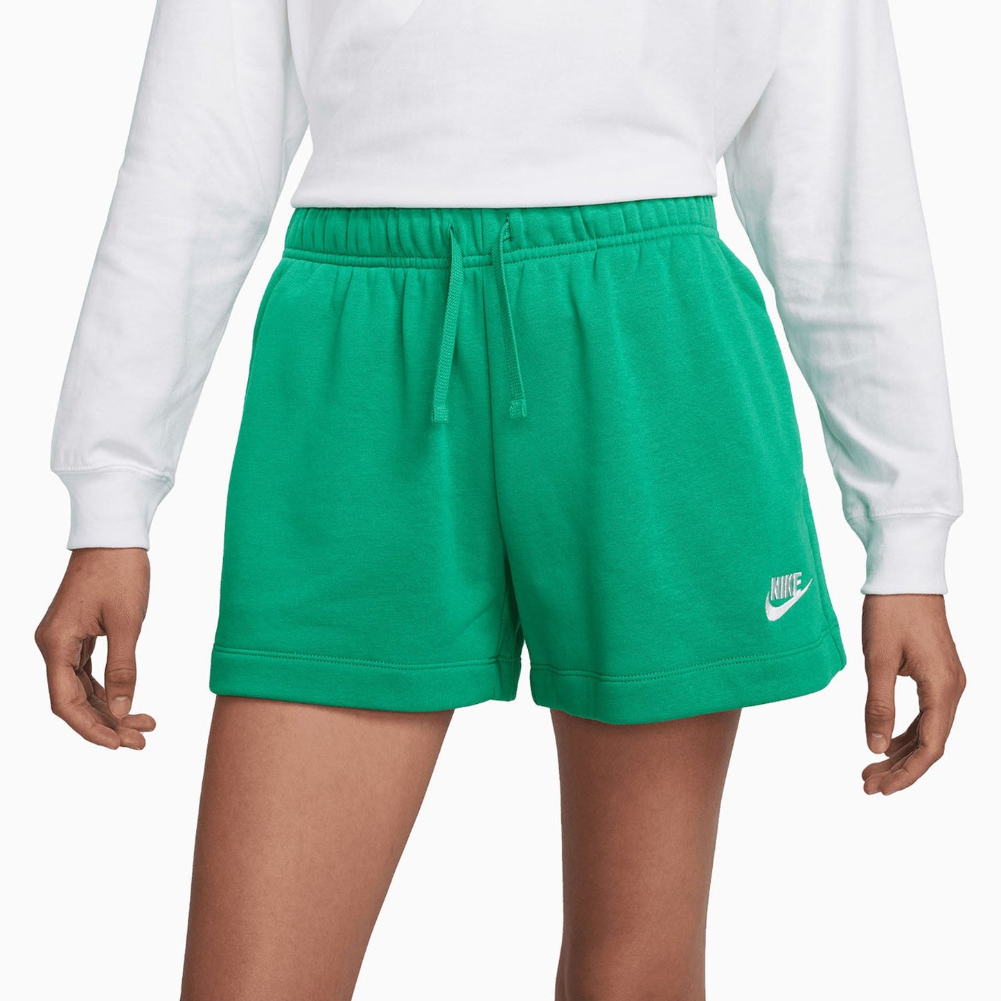 Women's Sportswear Essentials Outfit