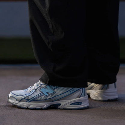 740 "Blue Agate White"