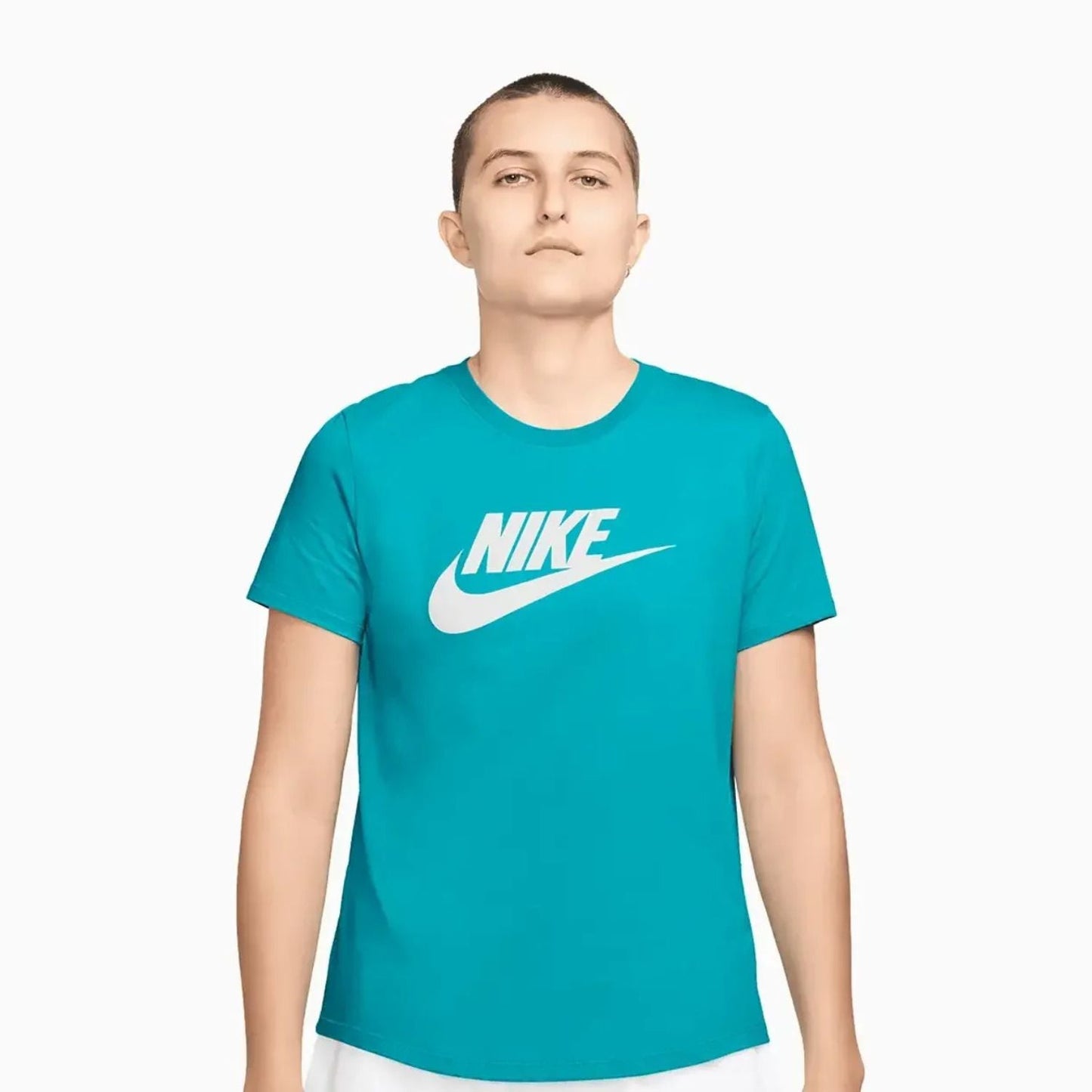 Women's Sportswear Essentials Outfit