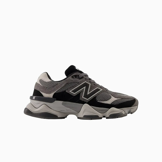 9060 "Black Castlerock"