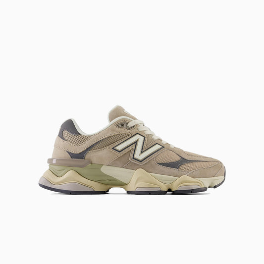 9060 "Driftwood Castlerock"