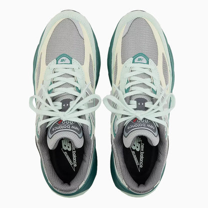 990V6 Made In USA "Community Mint"