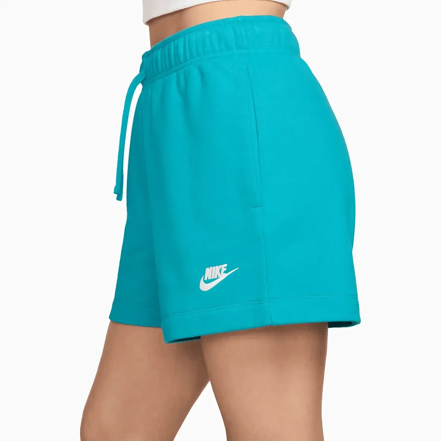 Women's Sportswear Essentials Outfit