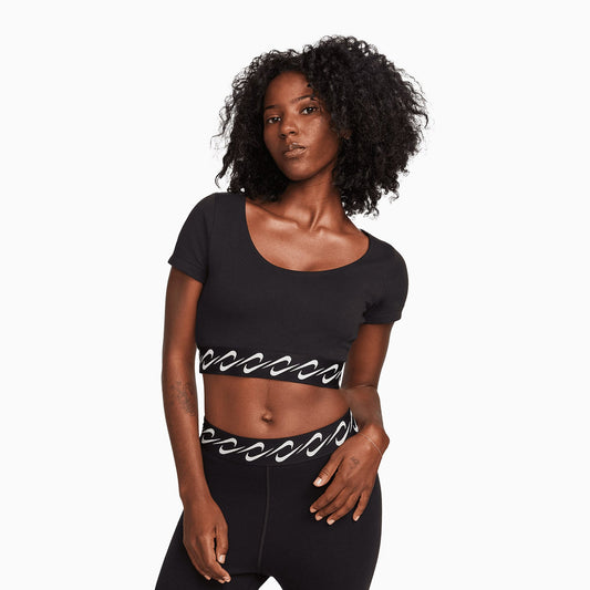 Women's Sportswear Essential Outfit