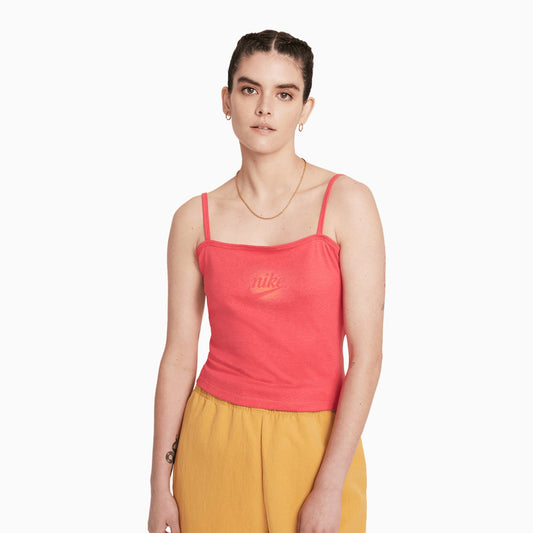 Women's Sportswear Essential Outfit