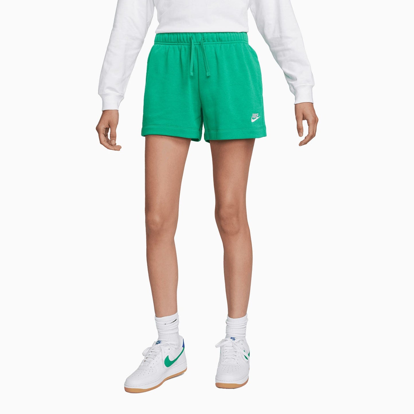 Women's Sportswear Essentials Outfit