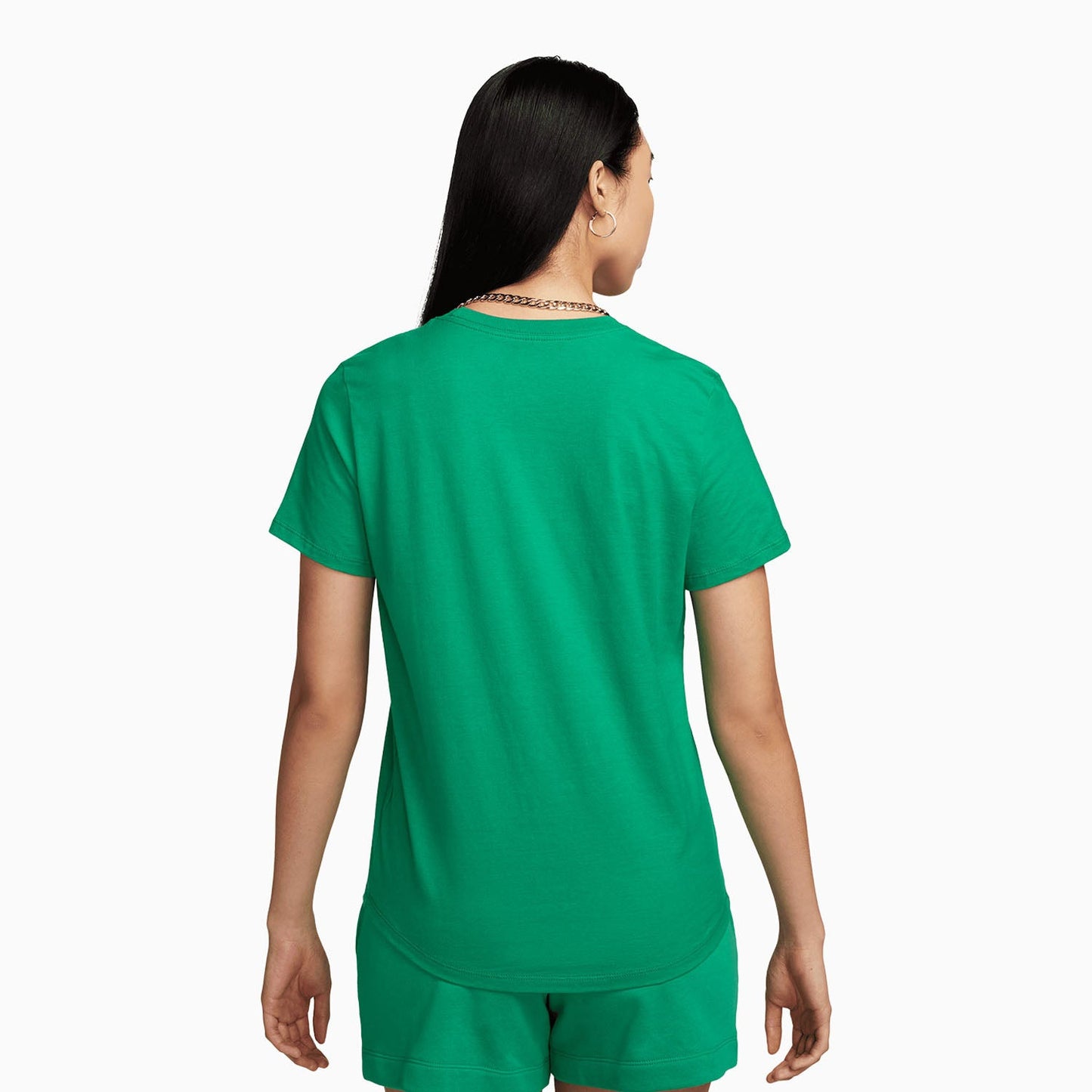 Women's Sportswear Essentials Outfit