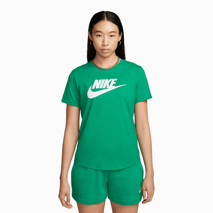 Women's Sportswear Essentials Outfit