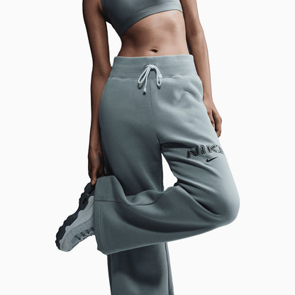 Women's Sportswear Phoenix Fleece Outfit